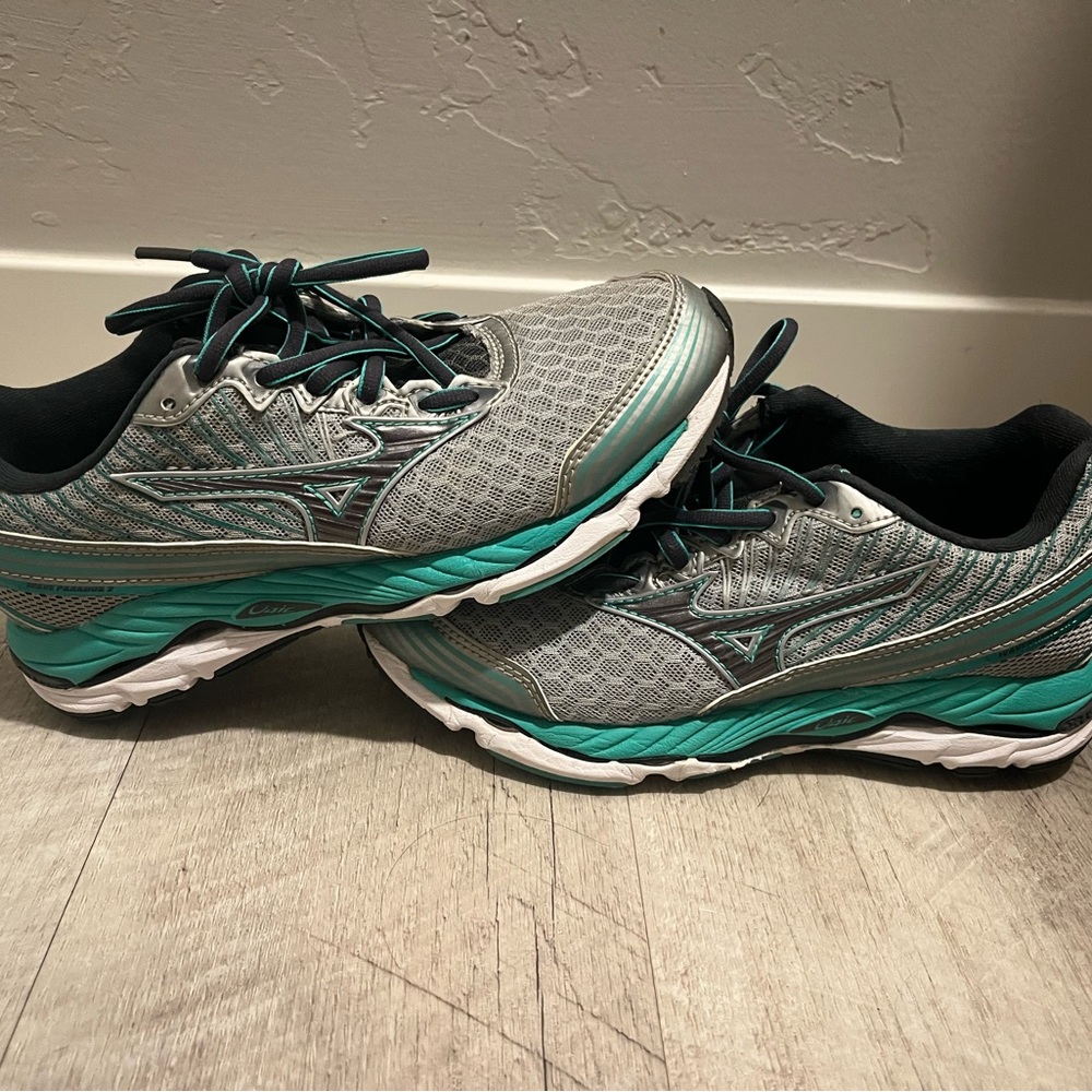 Mizuno Women's USA Mizuno Wave Paradox 2